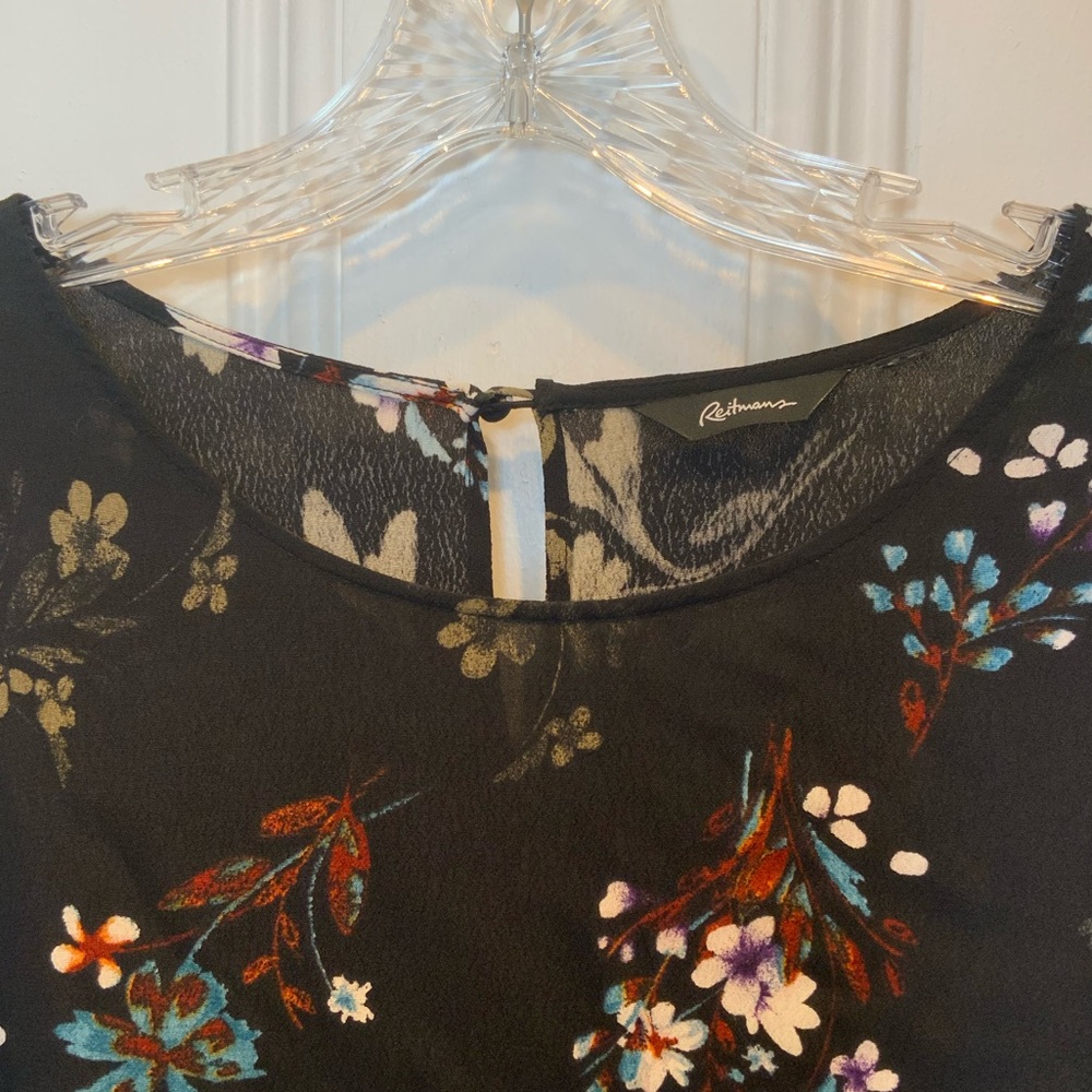 Black Floral Short Sleeve Shift Dress - Picture 3 of 4